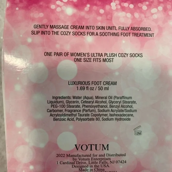 Cozy Socks & Foot Cream Set - Vibrant Pink - Picture 3 of 8